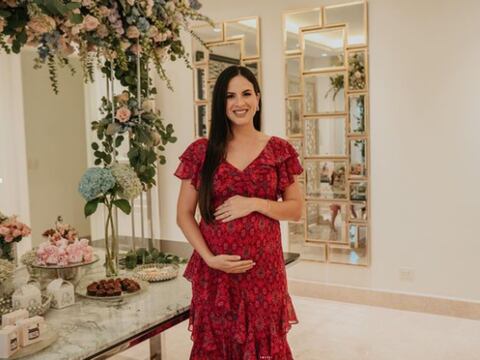 Doménica Saporitti muestra cómo avanza su embarazo en las fotos de su ‘baby shower’