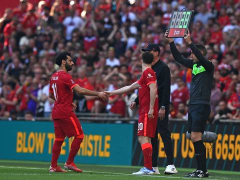 Saltaron las alarmas en el Liverpool por lesión de Salah y sustitución de Van Dijk en la final de la FA Cup