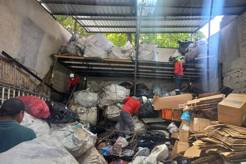 En 17 recicladoras del centro de Guayaquil se acopiaban y comercializaban medidores de agua y otros bienes públicos