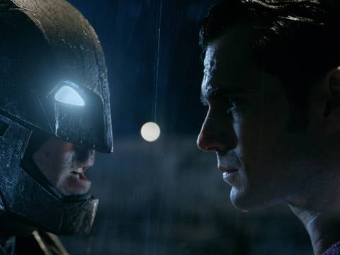 Warner presenta nuevo avance de ‘Batman vs Superman: El origen de la justicia’