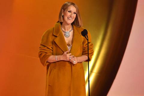 Celine Dion en los premios Grammy apostó por el corte de cabello perfecto a sus 55 años: Así luce con el estilo blunt bot preferido por las famosas mayores de 50