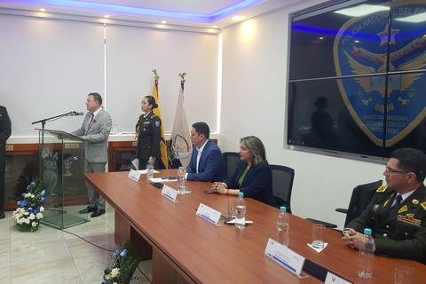 El aeropuerto Mariscal Lamar de Cuenca firma convenios para buscar su internacionalización