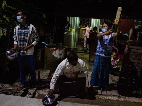 Birmania vive un ambiente de normalidad tras el golpe militar, pero surgen tímidas protestas 
