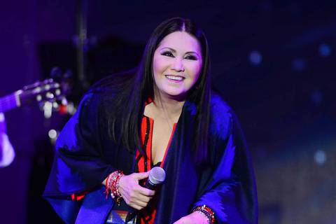 Ana Gabriel sufrió un quebranto en su salud que la obligó a cambiar la fecha de su concierto en Chile: ‘Tengo que tomar reposo’
