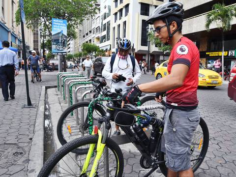 ATM inauguró cicloparqueos en Guayaquil