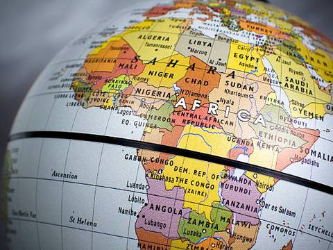 Cuántos países del mundo tienen en común a la línea ecuatorial