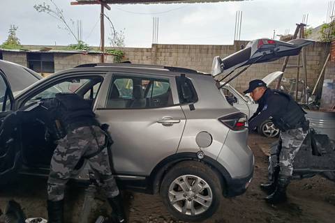 Policía desarticula presunta banda dedicada a desvalijar vehículos en Guamaní, en el sur de Quito