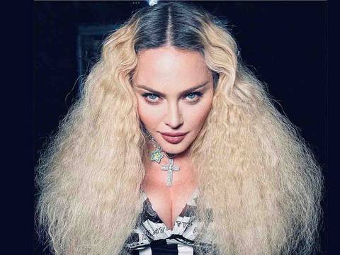 Madonna lanza polémica versión NFT: Con un desnudo en 3D y dando a luz a un árbol, una mariposa y ciempiés robótico