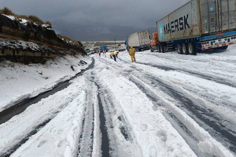 Se registró caída de nieve en la vía Ambato-Guaranda