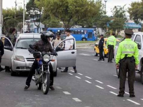 9 detenidos por ingresar de forma ilegal carros al Ecuador