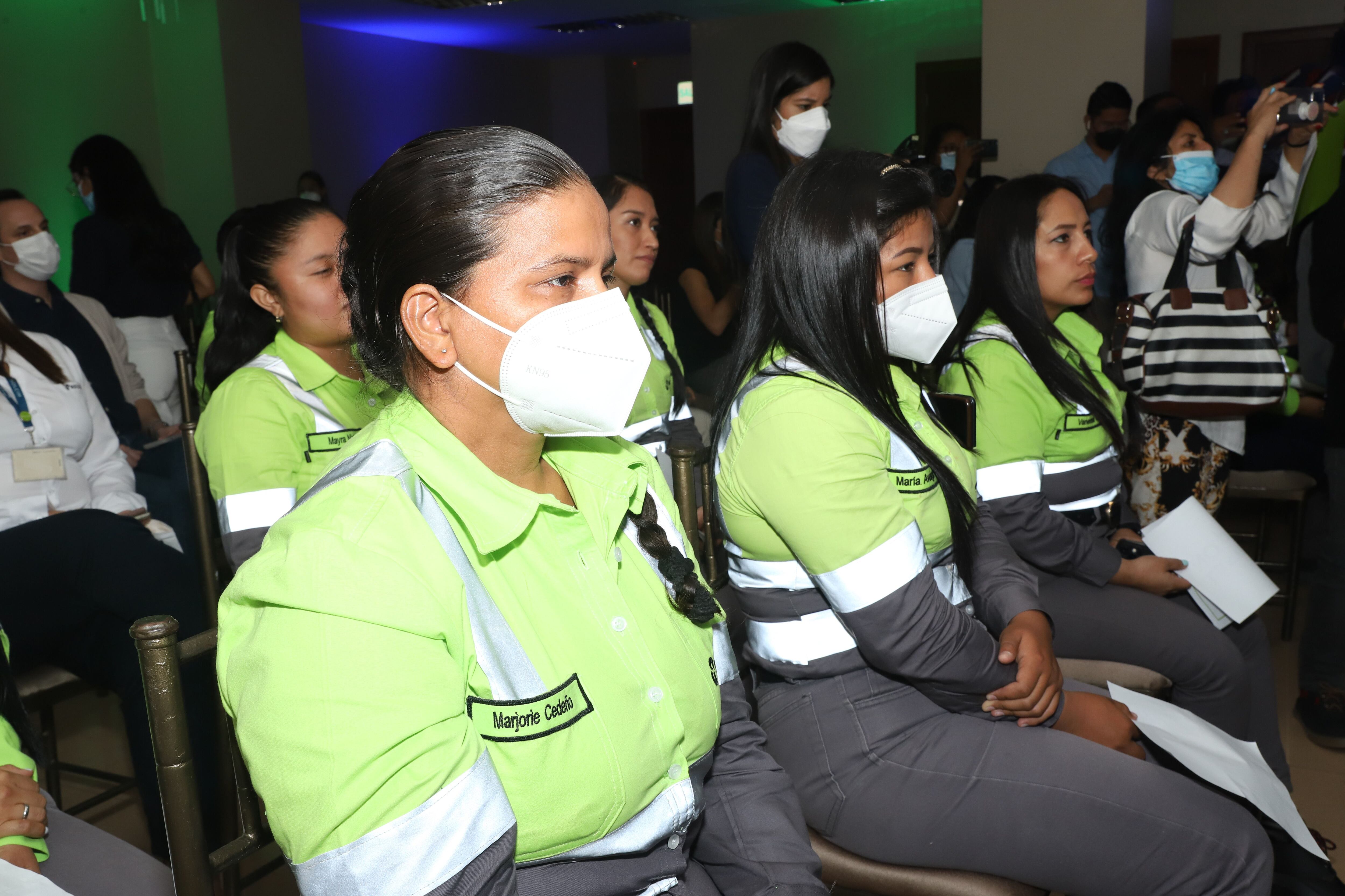 ‘Hay mujeres con mucha capacidad, hay que darles la oportunidad’, dice representante de la ONU, en presentación de escuela profesional femenina de transporte pesado