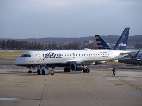 JetBlue lanza una oferta hostil para adquirir su rival de bajo coste Spirit