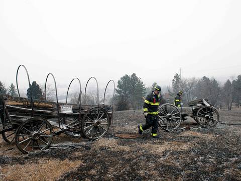 Desaparecidos tras descomunales incendios en Colorado, Estados Unidos 
