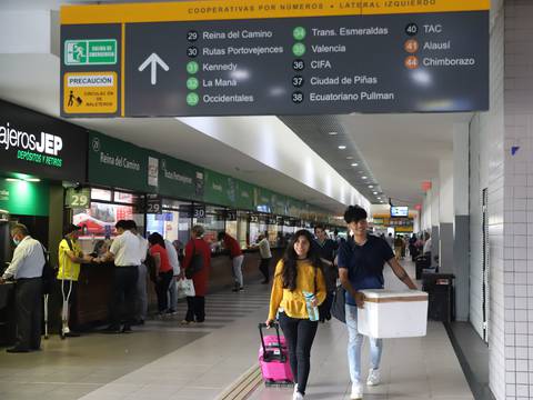 Casi 300.000 viajeros se proyecta que se movilicen a través de las terminales de Guayaquil, aunque el estado de excepción puede variar planes