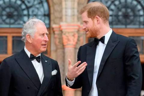El príncipe Harry se reencuentra con el rey Carlos en Clarence House, la casa londinense donde vive con la reina consorte Camila 