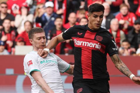 Piero Hincapié, con la conquista del título de la Bundesliga con el Bayer Leverkusen, entre los sudamericanos que se destacaron en Europa este último fin de semana 