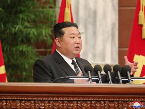 Kim Jong-un llamó a reforzar defensa por agravamiento de situación con países cercanos