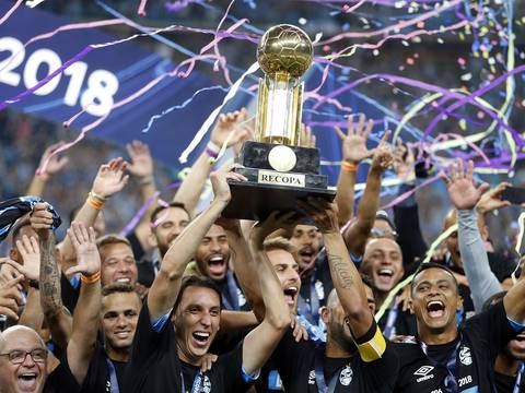 Gremio campeón de la Recopa Sudamericana 2018 al vencer a Independiente en los penales