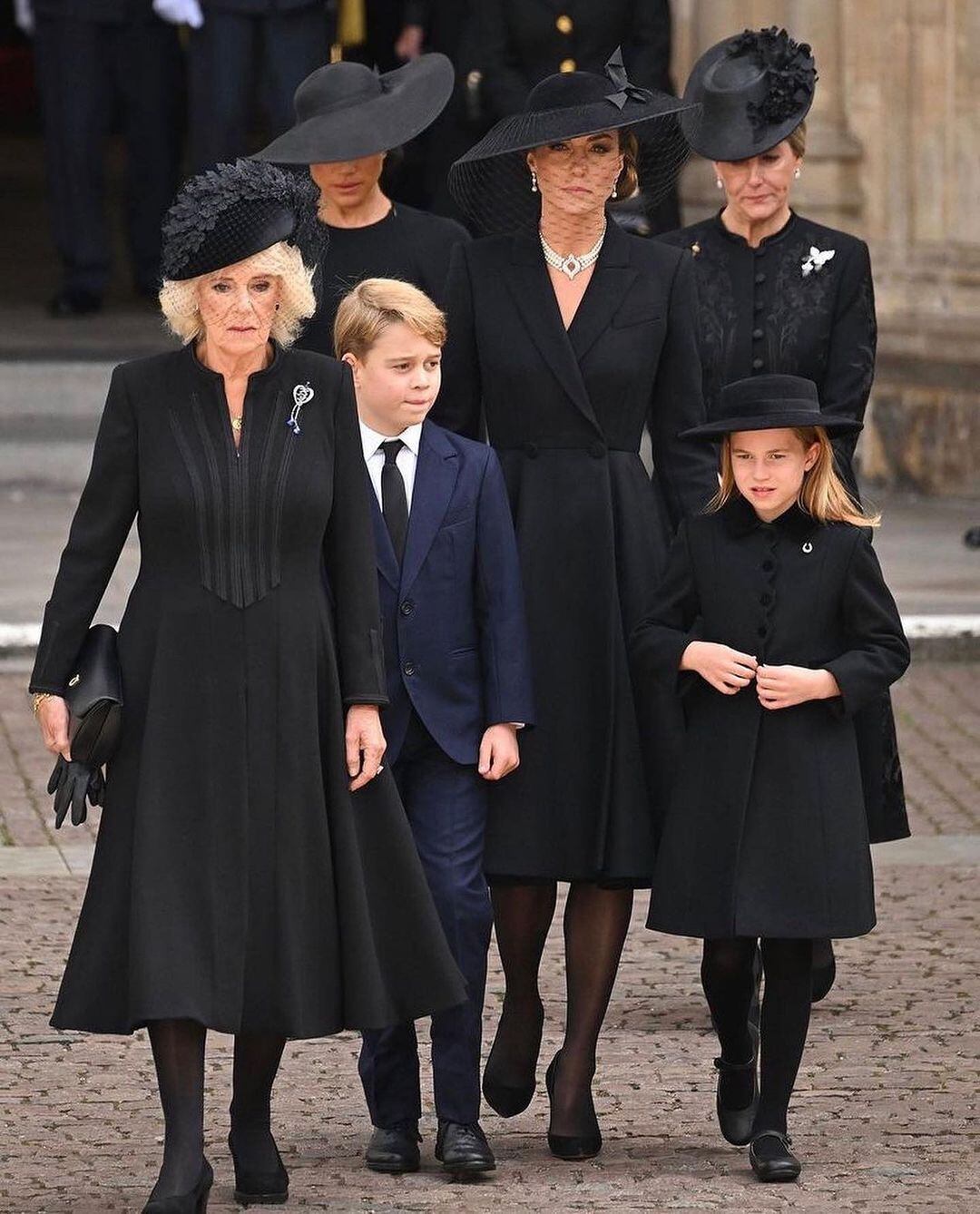 Cuál es el origen del código de vestimenta de la familia real británica? Todos los miembros de la monarquía vistieron de absoluto negro en el funeral de la reina Isabel II | Cuál es el origen del código de vestimenta de la familia real británica? Todos los miembros de la monarquía vistieron de absoluto negro en el funeral de la reina Isabel II |