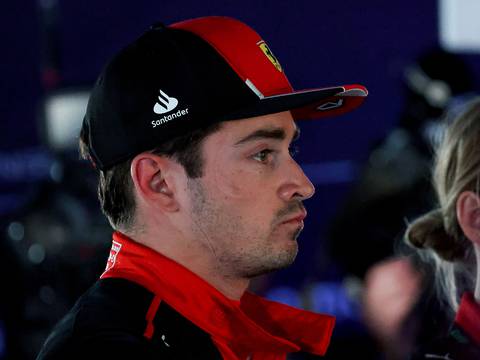 Problema con su Ferrari obligó a Charles Leclerc a retirarse del GP de Baréin