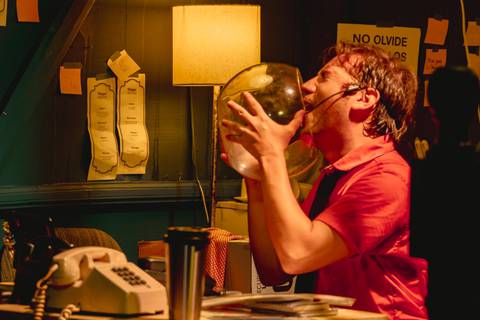 Víctor Aráuz se ‘compromete’ con 37 personajes en producción teatral: esta es la obra que presenta en la Casa Cino Fabiani