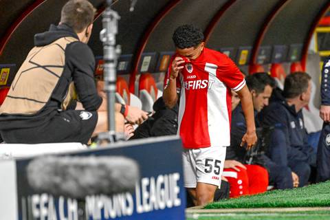 Dura lesión de Anthony Valencia en la Champions League