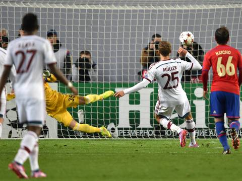 Thomas Müller da victoria insípida al Bayern