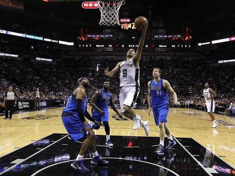 Tony Parker brilla en la victoria de los Spurs ante Mavericks