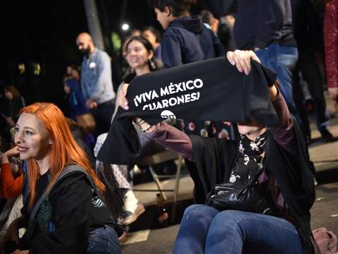 Mexicanos se reunieron en el barrio Roma para celebrar sus tres premios Oscar