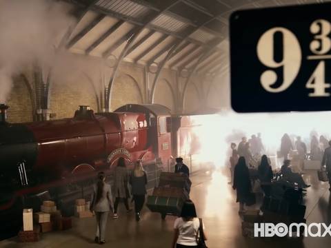 Todos los 1 de septiembre aparece en las pantallas de la estación Kings Cross de Londres la salida del Hogwarts Express para Hogsmeade
