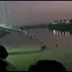 Colapso de un puente colgante en India deja al menos 60 muertos