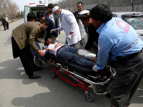 32 muertos en primer ataque en Afganistán reivindicado por Estado Islámico tras firma de acuerdo de paz entre Talibanes y EE. UU.