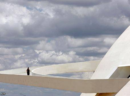 Oscar Niemeyer, revolucionario y padre de la arquitectura moderna |  Internacional | Noticias | El Universo