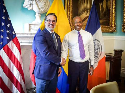 El canciller ecuatoriano Gustavo Manrique se reúne con el alcalde neoyorquino Eric Adams para hablar sobre migrantes 