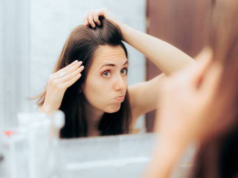 ¿Se te cae el cabello? Estas son las posibles razones por las que tu pelo está cada vez más débil