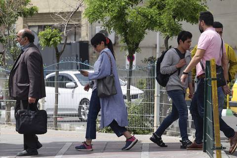 Expertos de ONU piden investigación por muerte de joven iraní por no usar velo islámico