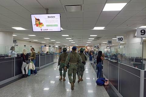 El arribo de pasajeros en vuelos internacionales se frena en Guayaquil: los efectos de la crisis de enero impactan al turismo 