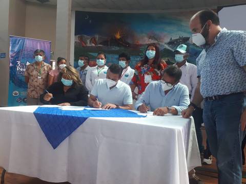 Con rotundo rechazo a propuesta de crear nueva área protegida en Galápagos, finalizó la Tercera Cumbre Pesquera