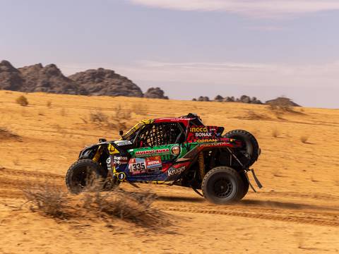 Sebastián Guayasamín pasa el ‘susto’ y asciende en la clasificación general del Rally Dakar