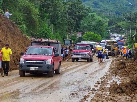 Declaran en emergencia vial a Flavio Alfaro; tránsito por sector donde hubo deslaves se reanudó parcialmente  