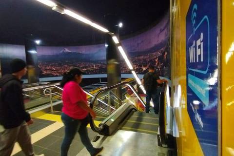 Las 15 estaciones del Metro de Quito ya cuentan con wifi