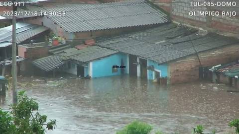 Una fuerte lluvia inundó sectores de Tulcán: los estragos invernales afectan a varias localidades del país
