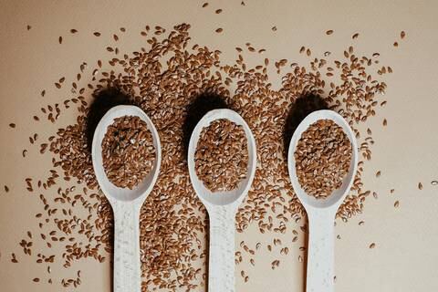 Cómo consumir las semillas con omega 3 y fibra dietética que alivian los síntomas de la menopausia