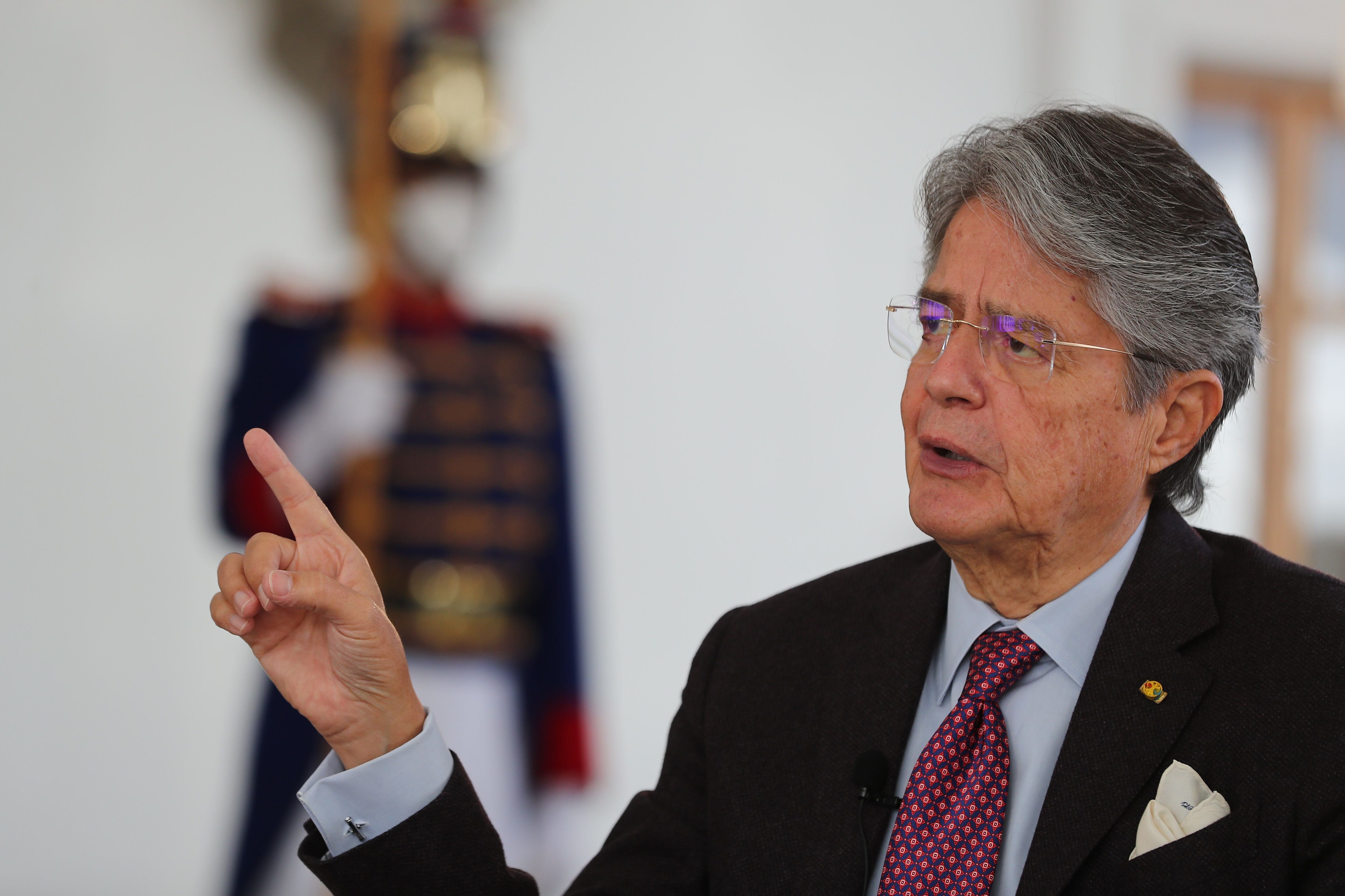 Recurrentes  acusaciones de Guillermo Lasso contra Rafael Correa y Jaime Nebot profundizan el rechazo de ciudadanos a la política, señalan analistas