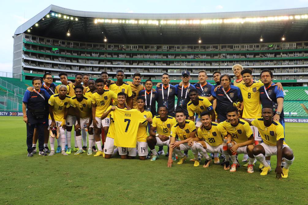A qué hora juegan y qué canal transmite Ecuador vs. Uruguay hoy