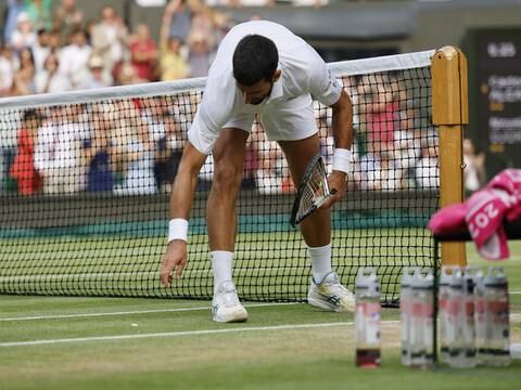 Djokovic deberá pagar 8.000 dólares de multa por destrozar su raqueta en la final de Wimbledon