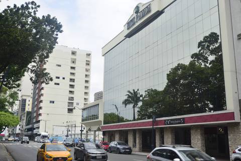 Hotel Ramada tiene dificultades económicas, según sus reportes societarios 