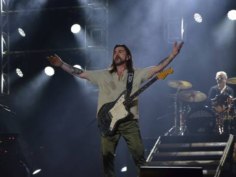 Juanes hizo corear sus éxitos musicales en un show gratuito que se realizó en Machala