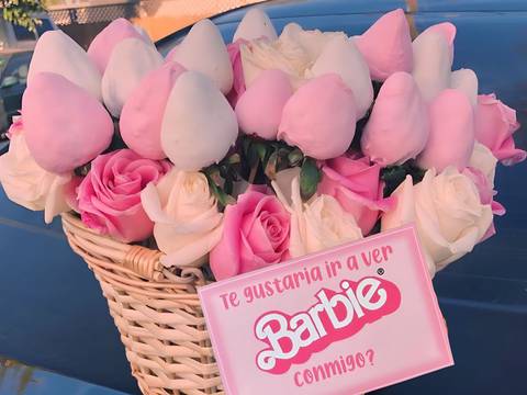Muchos novios se embarcan en la fiebre Barbie, estas son algunas románticas y originales invitaciones para la película