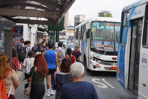 ¿Qué dicen los usuarios del transporte  de Guayaquil sobre alza de pasajes?